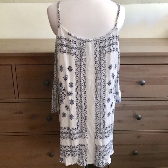 Loveriche Cold Shoulder Half Sleeve Tunic Dress - Picture 3 of 6